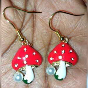 Super cute pearl mushroom dangle earrings